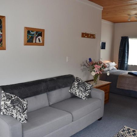 Bed and Breakfast Olivista Masterton Exterior foto